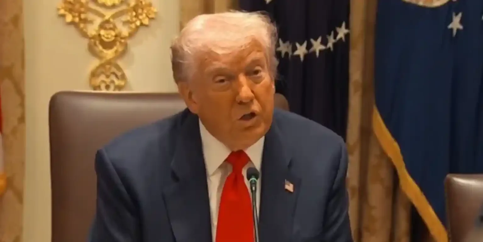 Donald Trump addressing the press, warning Hamas to disarm