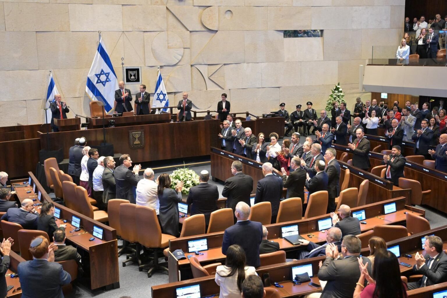 Donald Trump receives standing ovation during his Knesset speech in Israel