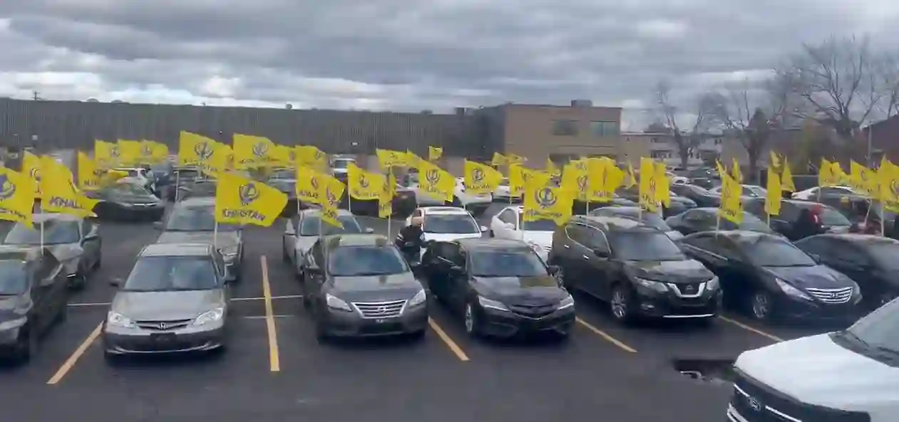 Cars participating in the Pro-Khalistan rally in Montréal on November 9, 2025, with flags and banners displayed